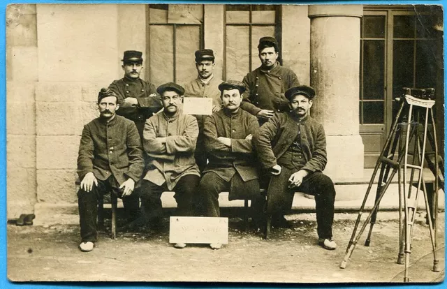 CPA Photo : Soldats blessés dans un hôpital / 1915