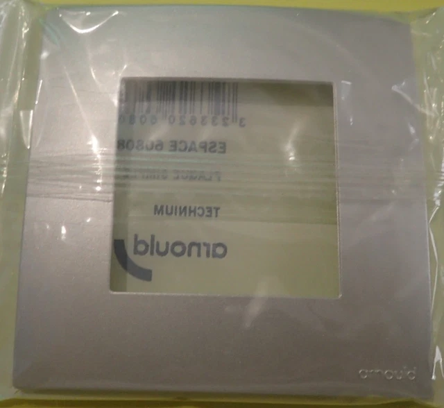 ARNOULD Espace évolution Plaque de finition 3 postes entraxe 71mm jaune ARNOULD Espace évolution Plaque de finition 3 postes entraxe 71mm jaune