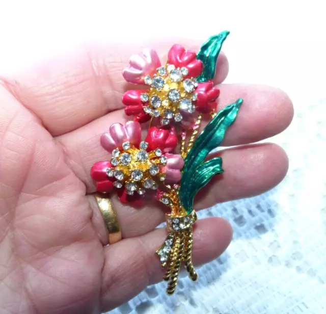 Jewellery Pretty Gold Tone Floral Brooch, Pink Floral With Rhinestones 523