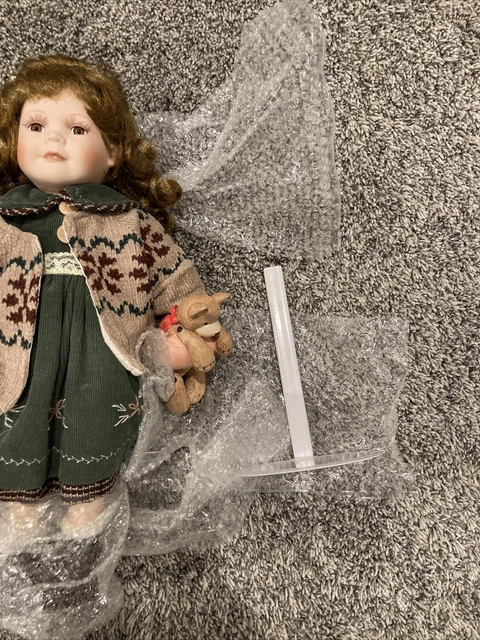 Vintage "HERITAGE SIGNATURE COLLECTION" Porcelain Doll 'Jennifer' W/BOX+COA 3