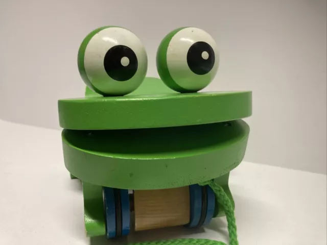 Melissa & Doug First Play Frolicking Frog Pull Toy 3