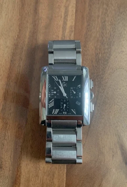 GUESS Montre analogique à quartz pour homme, bracelet en silicone GUESS Montre analogique à quartz pour homme, bracelet en silicone