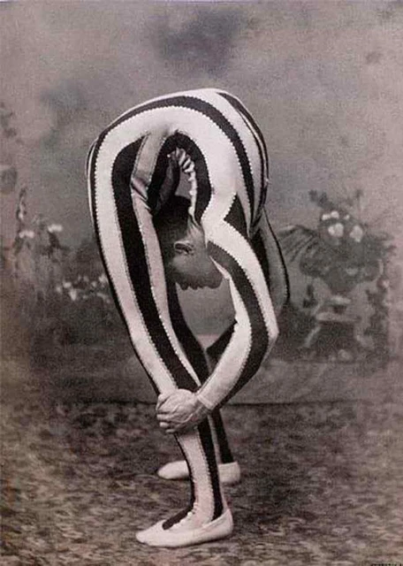 Antique Circus Contortionist Photo 1214 Oddleys Strange & Bizarre