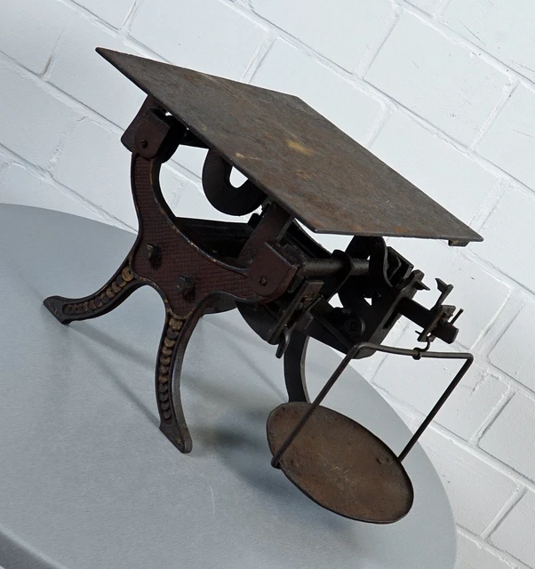 große, alte Waage Kartoffelwaage Gusseisen Gründerzeit um 1880