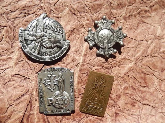 Lot de deux insignes de pèlerinage militaire international de