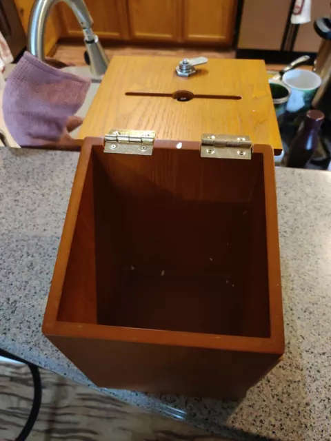 Boîte à suggestions montable de poche à verrouillage en bois 5