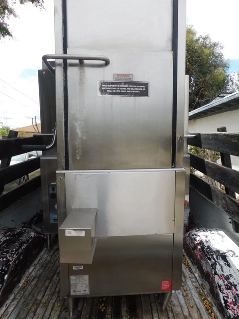 Commercial Dishwasher (Champion)