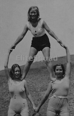 WW2 Picture Photo Member Young women of Bund Deutscher Mädel League German 1044