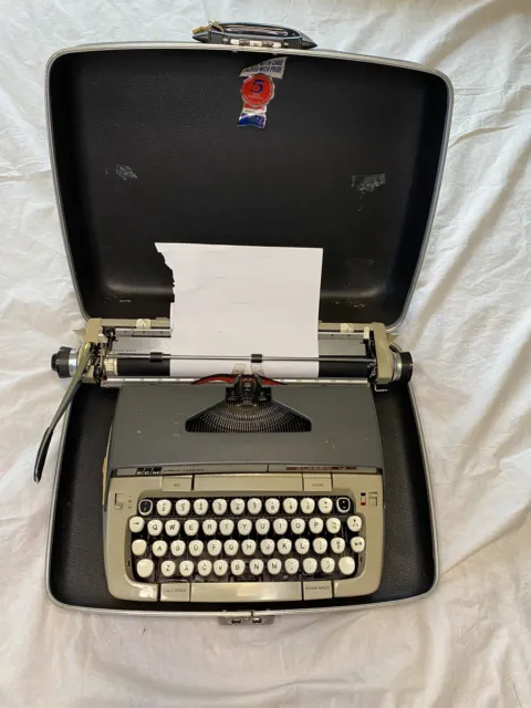 Vintage Smith Corona Classic 12 Typewriter Gray Portable Manual with Case Works*