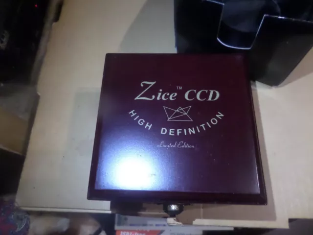 Zice CCD High Definition Limited Edition DSLR Digital Wide Converter w Macro 0.5 2