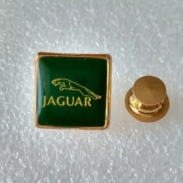 Pin's lapel pin pins Car Voiture LOGO Embleme sigle JAGUAR