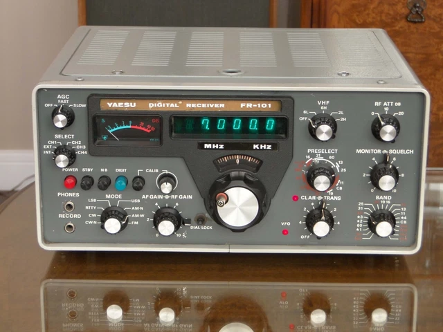 Récepteur Radioamateur Drake R-4A Vintage – Très Propre – S'allume, Non Testé – Occasion