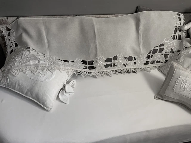 motif de broderie machine marguerite colorée