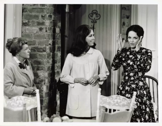 Valerie Harper | The Mary Tyler Moore Show | Vintage 7x9 Press Photo K44