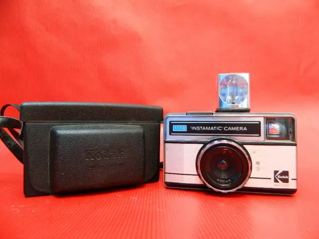 cámara antigua fotográfica  " KODAK INSTAMATIC-177X" +FUNDA