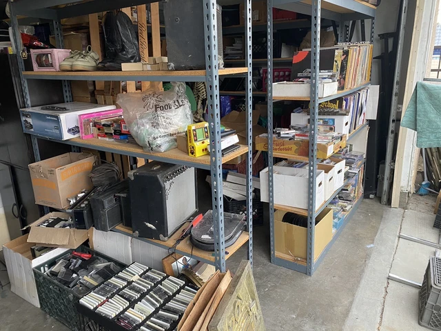 Collectibles Vinyl Records Cassette Tapes Electronics Jewelry & More Bulk Lot