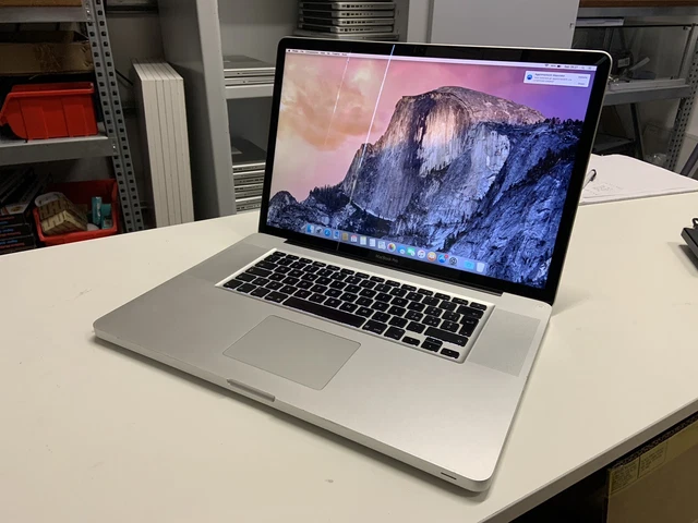 Apple MacBook Pro 17” 2009 (Intel Core 2 Duo 2.8GHz, 500GB HDD, 4GB RAM)