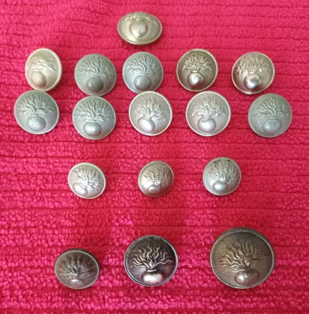 Militaria français LOT 17 BOUTONS INFANTERIE METAL BLANC ( code 23)