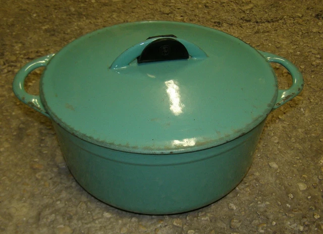 Cocotte en fonte Le Creuset Cousances Doufeu numéro 16 - Arts de la table