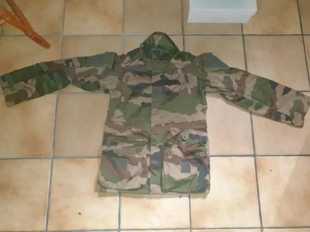 Veste militaire neuve jamais portée de taille L