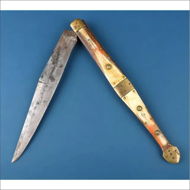 Antique French Pique a Oloron Navaja - Folding knife. 19 in. France, 19th Cent.