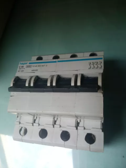 Disjoncteur Tetrapolaire 50A, Courbe C,10Ka Hager Nf450