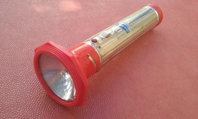 Ancienne Lampe Torche Artas DDR 4,5V 3R12 – Vintage Allemagne, état Fonctionnel