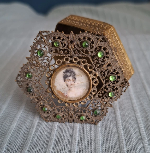 BOITE LAITON PEINTURE Miniature Portrait Box Painting Antique Art Jewelry EUR 1,00 - PicClick FR