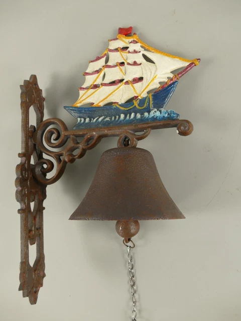 Wand Glocke buntes Segelschiff 3 Master Eisenguss Antik Vintage Geschenk HausHof