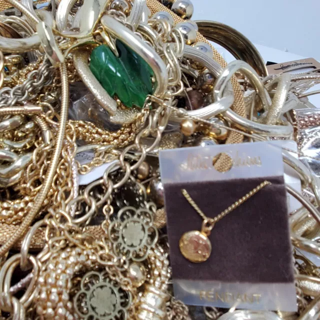 VINTAGE TO NOW Gold Tone Jewelry Lot Earrings, Necklaces, Bracelets 7 ...