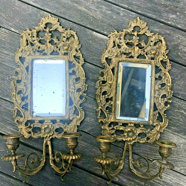 Paire d'appliques / porte-chandelles en bronze, miroir biseauté Epoque 18e.