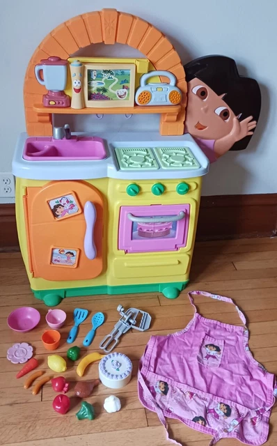 FISHER PRICE *DORA THE EXPLORER* (2005) TALKING KITCHEN w/accessories FISHER PRICE *DORA THE EXPLORER* (2005) TALKING KITCHEN w/accessories