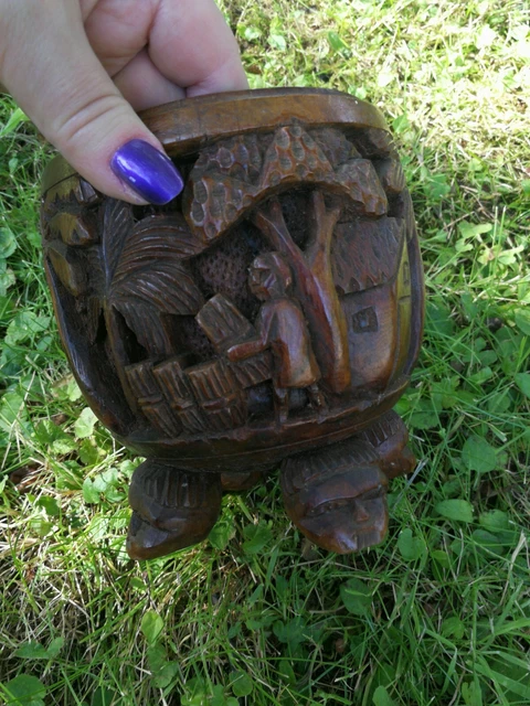 Cache pot en bois massif sculpté / coffret de rangement
