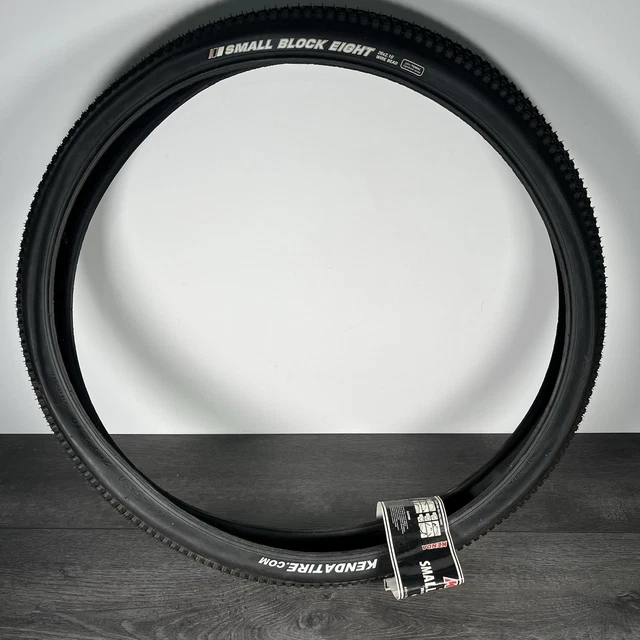 Pneu Kenda Small Block Eight 20x1-1/8 et 201-3/8