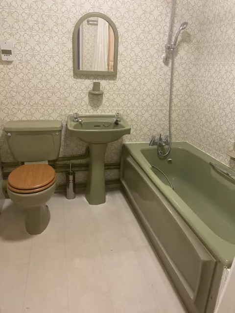 Vintage Twyford Green Bathroom Suite
