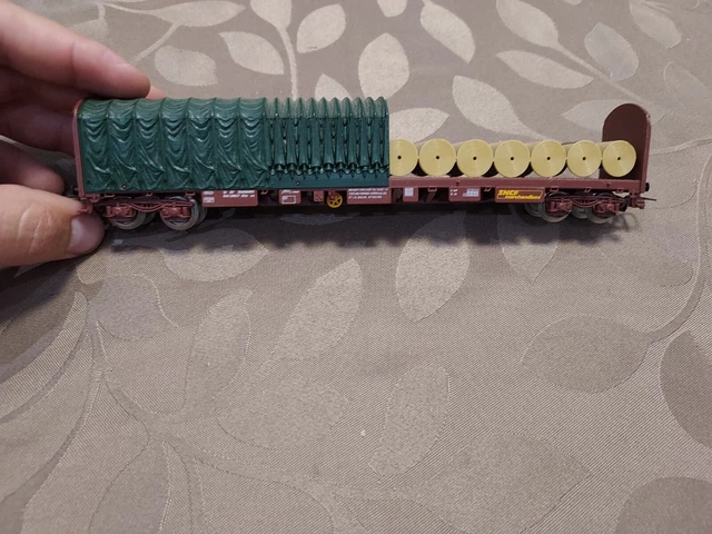 Marklin wagon plat + véhicules militaires minitanks HO 1/87