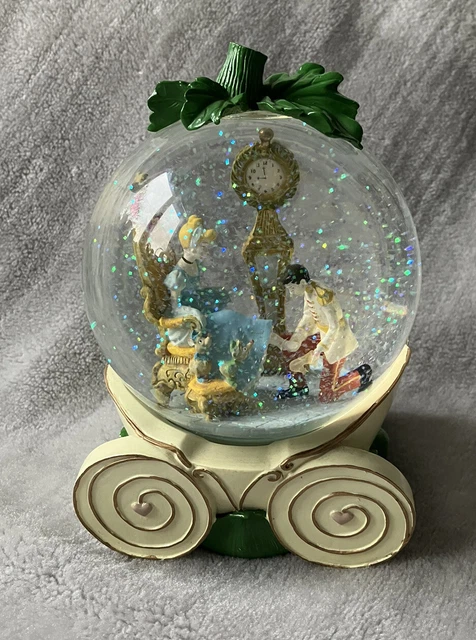 Disney Cenerentola & Prince Carriage ""So This Is Love"" globo da neve glitter musicale