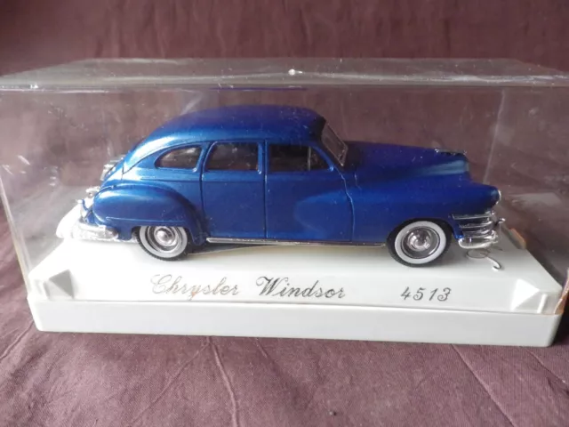 Chrysler Windsor  Bleu  1/43 Solido  Age D Or  Americaine