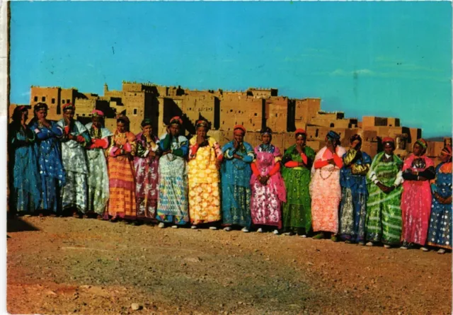 CPM AK Ouarzazate- Kasbah et femmes de Taourirt MAROC (881030)