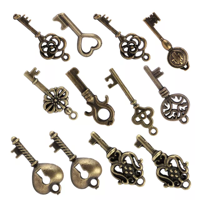 18x Assorted Antique Vintage Old Look Bronze Skeleton Keys Steampunk Pendants &