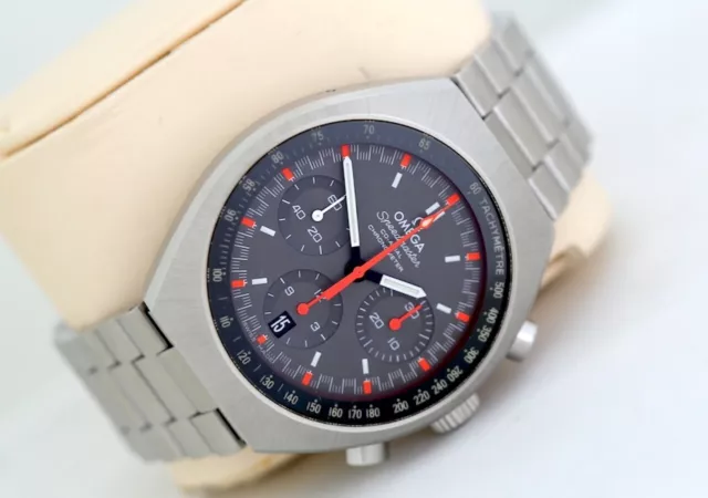 Omega speedmaster on sale ernest jones