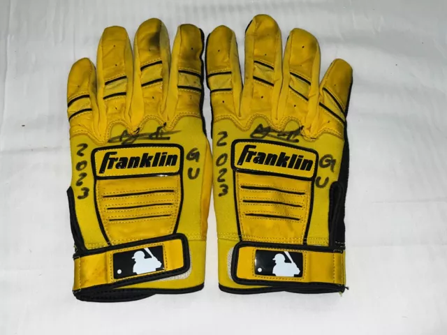 Yainer Diaz Astros Auto Signed 2023 Game Used Batting Gloves Beckett Hologram -