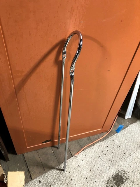 what is a sissy bar on a bike