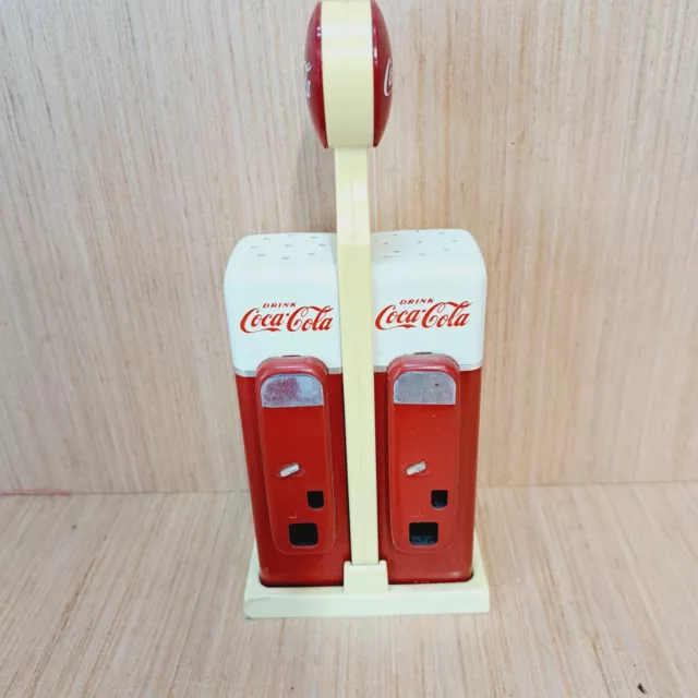 Coca Cola Diner Collection Salt & Pepper Shakers Vending Machine Design 1993