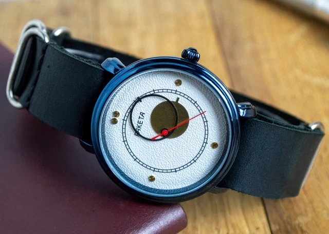 Montre Vintage Raketa Svet URSS 1960 - Mécanique Manuelle - 18 Rubis - Boîtier 32 Mm