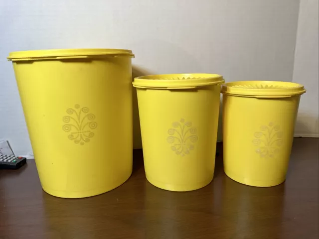 Set of 3 Tupperware Servalier Yellow Gold Nesting Canisters with Lids