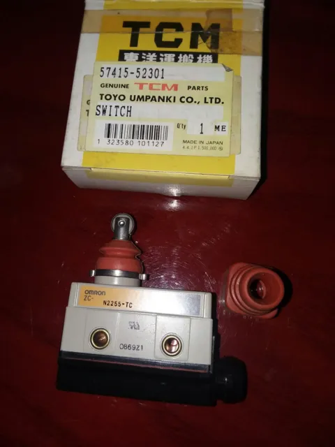 Omron Limit Switch Zc-N2255 A300 0.5A 125Vdc 0.25A 250Vdc Roller 57415-52301 Tcm