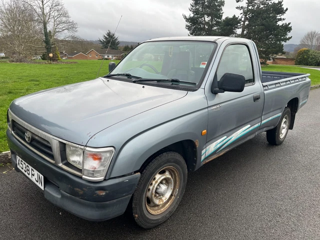2000 Toyota Hilux