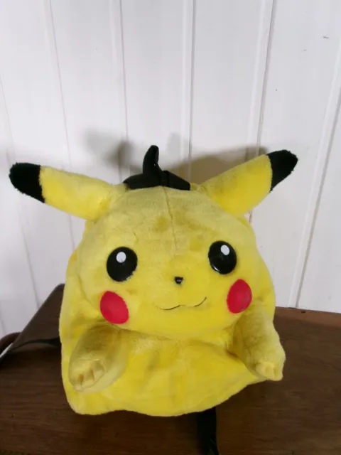 Peluche Pokémon Pikachu qui dort 40 cm Bandai : King Jouet, Peluches  super-héros et personnages Bandai - Peluches
