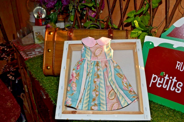 robe neuve tres elegeante neoud devant poupee mode et travaux marie